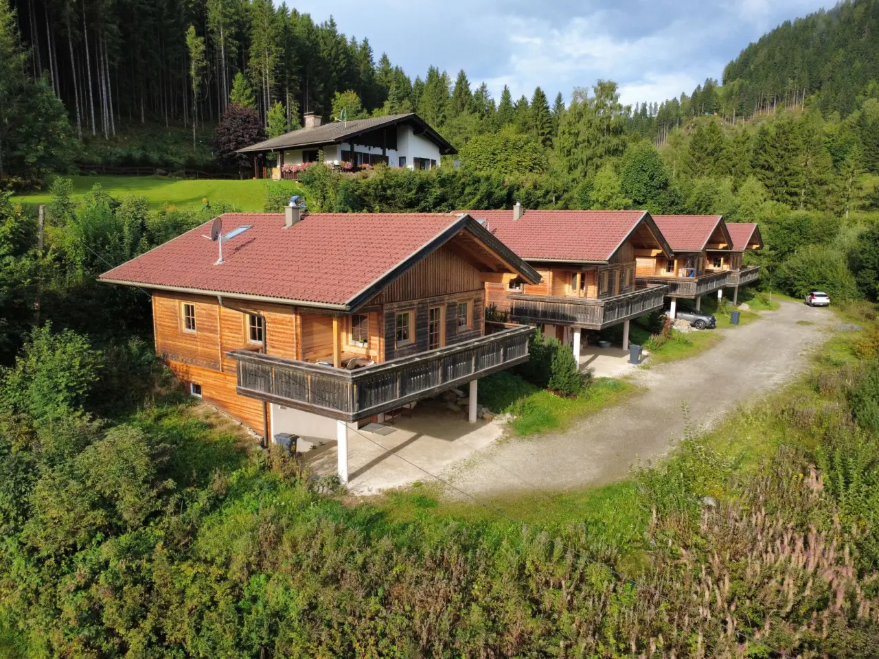 Jupiter Chalet fürdőszoba dupla mosdóval