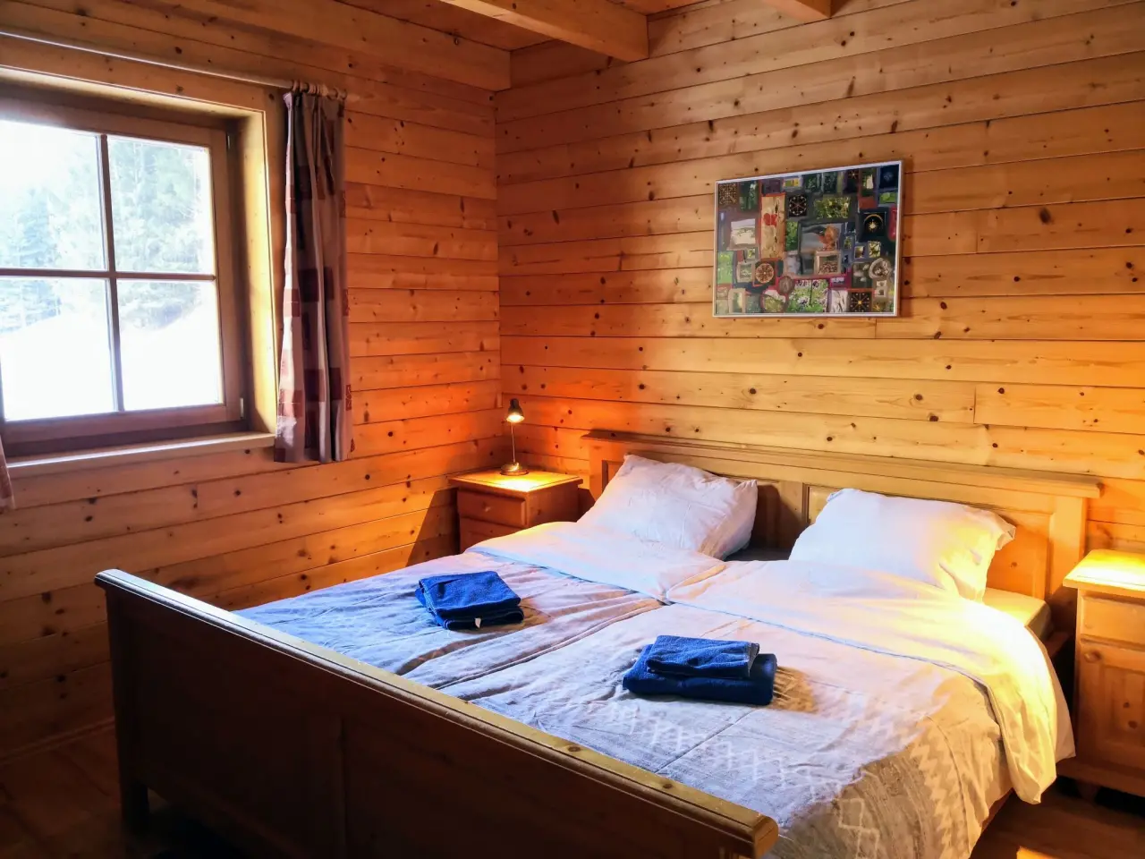 Jupiter Chalet faburkolatú hálószoba